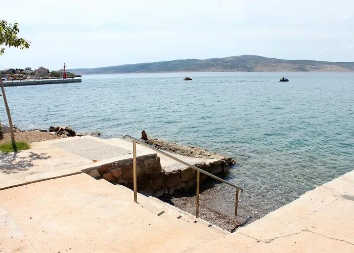 Seaside House Starigrad, Paklenica - 11240 * 斯塔利格拉德-帕克利尼卡